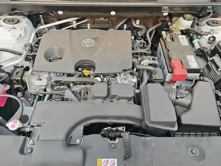 Toyota RAV4 — фото 7