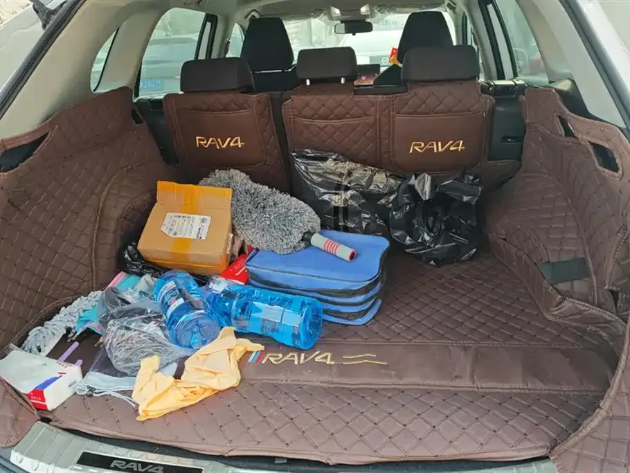 Toyota RAV4 — фото 5