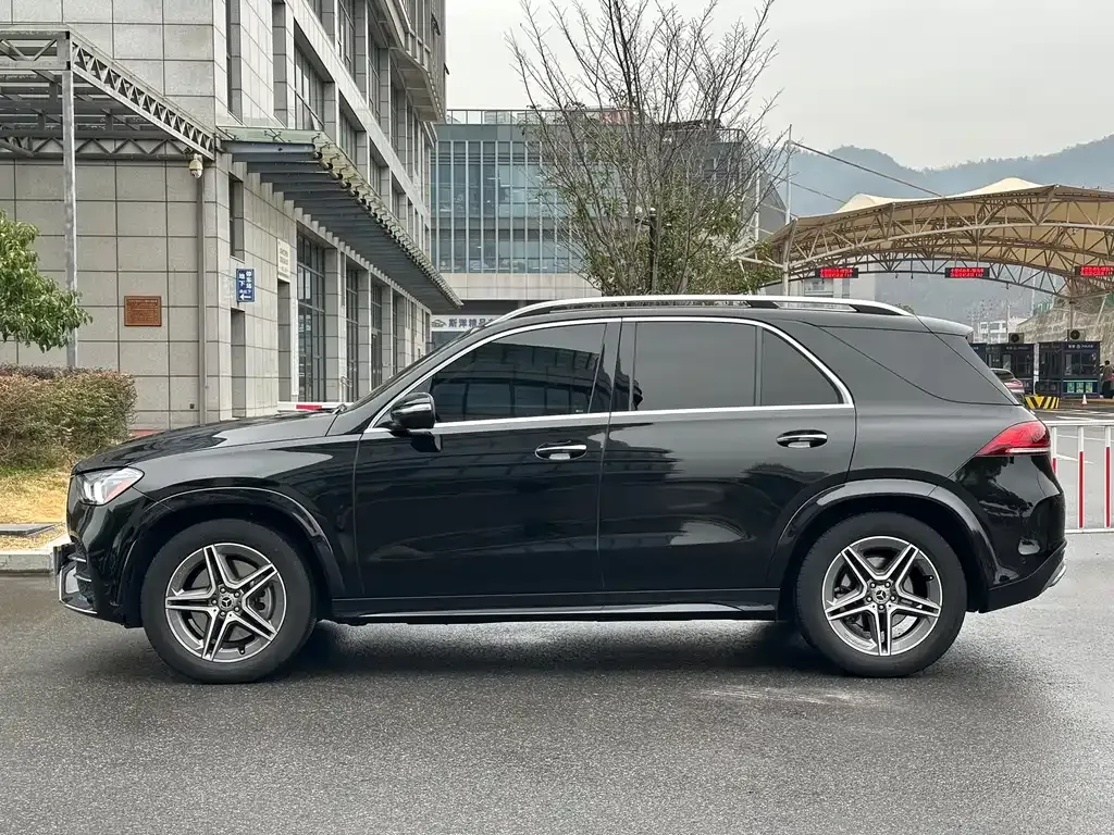 Mercedes-Benz GLE — фото 10