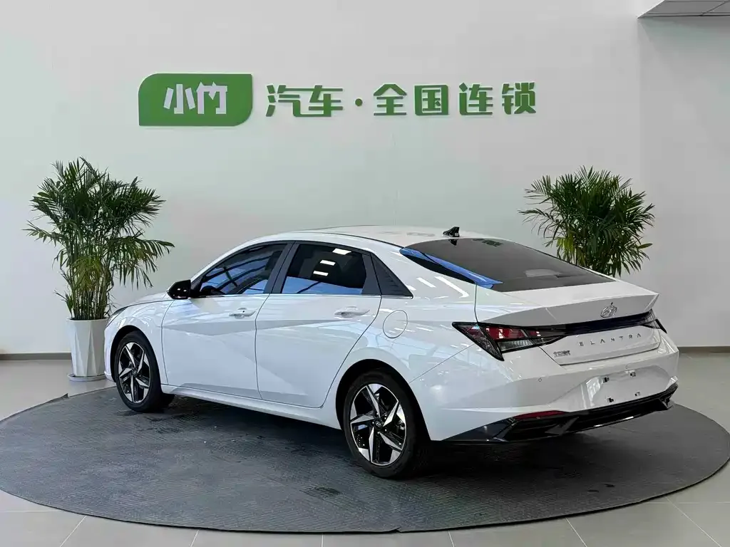 Hyundai Elantra — фото 10