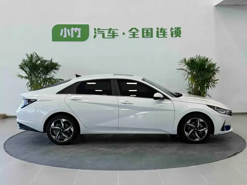 Hyundai Elantra — фото 3