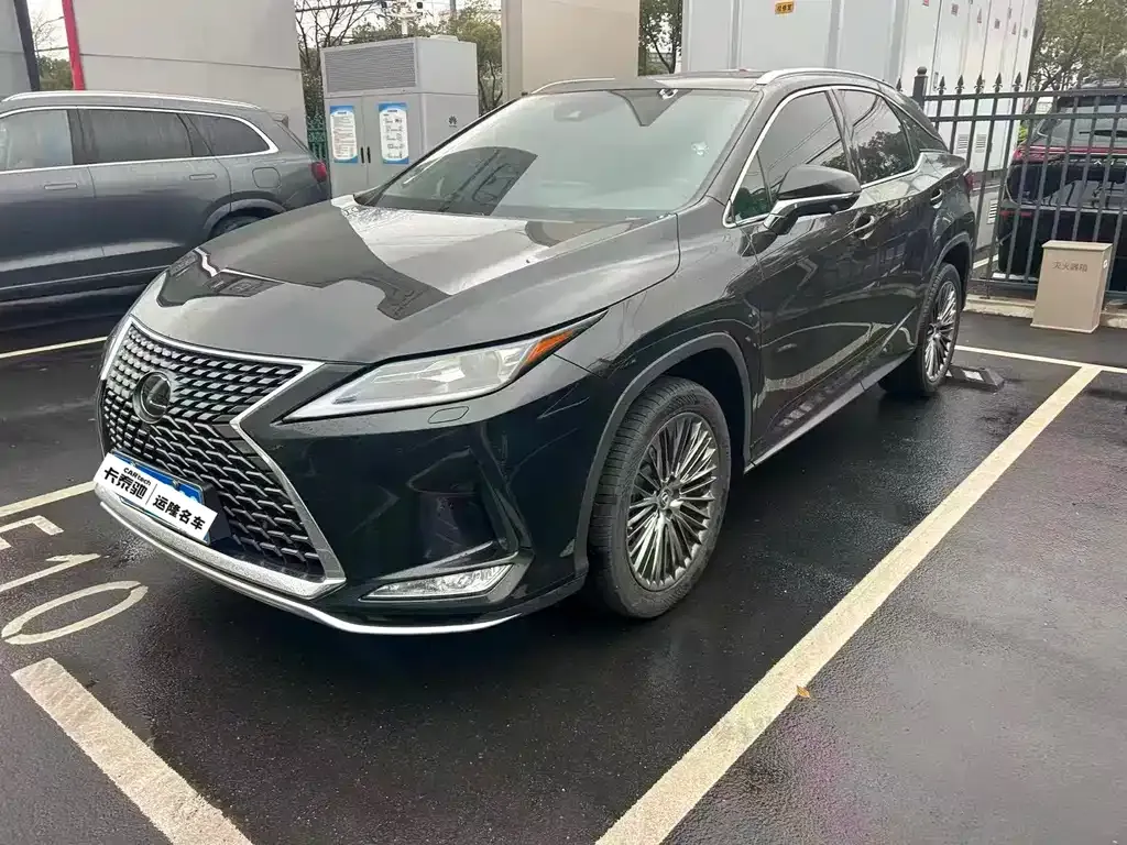 Lexus RX — фото 1