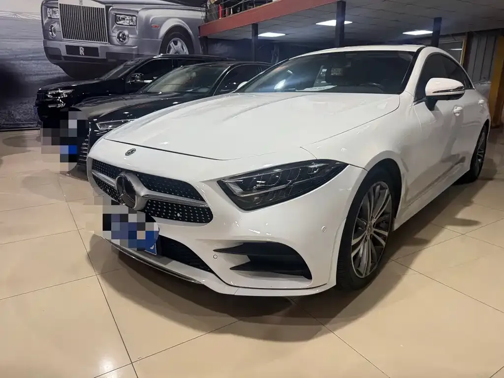 Mercedes-Benz CLS — фото 1
