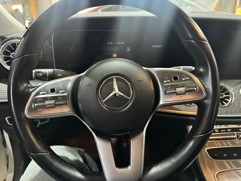 Mercedes-Benz CLS — фото 9