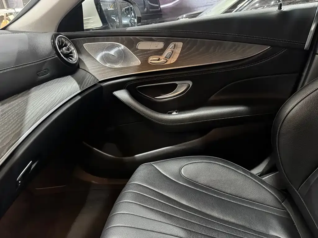 Mercedes-Benz CLS — фото 6