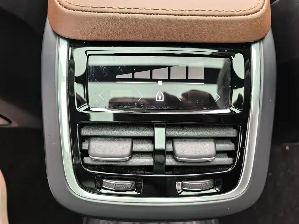 Volvo XC90 — фото 3
