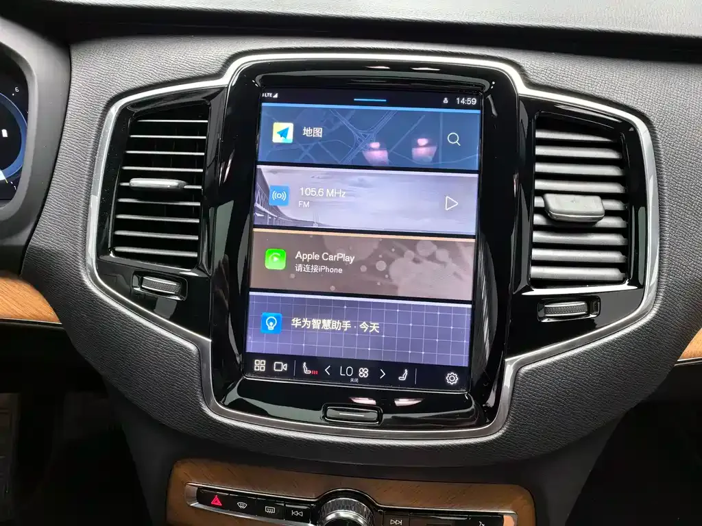 Volvo XC90 — фото 10