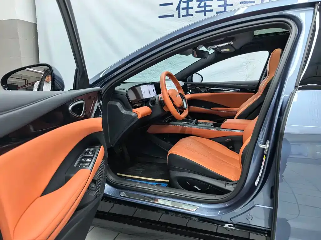 BYD Seal — фото 10