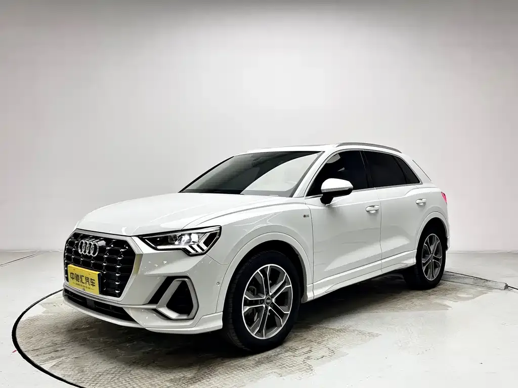 Audi Q3 — фото 1