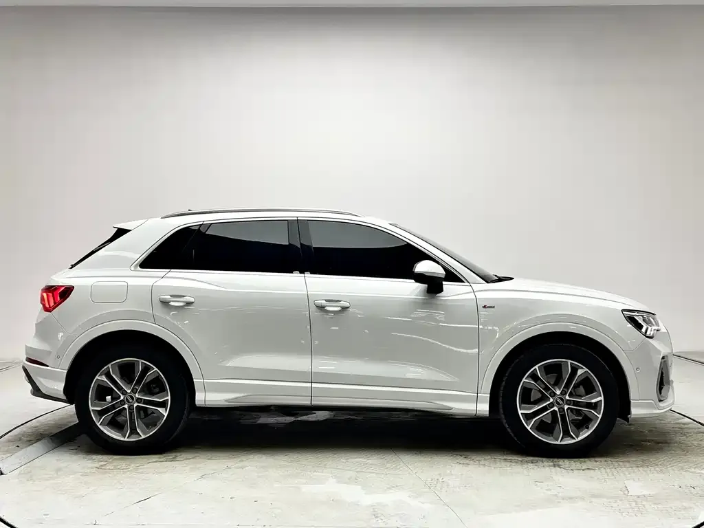Audi Q3 — фото 3