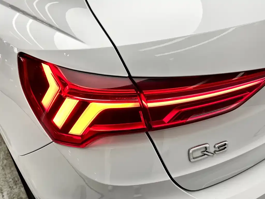 Audi Q3 — фото 7