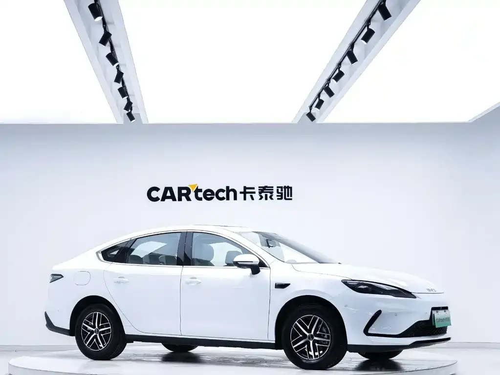BYD Seal 05 DM-i — фото 8