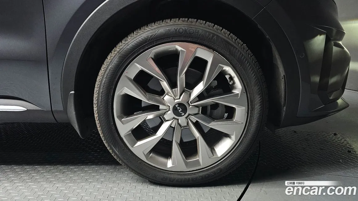 Kia Sorento — фото 9