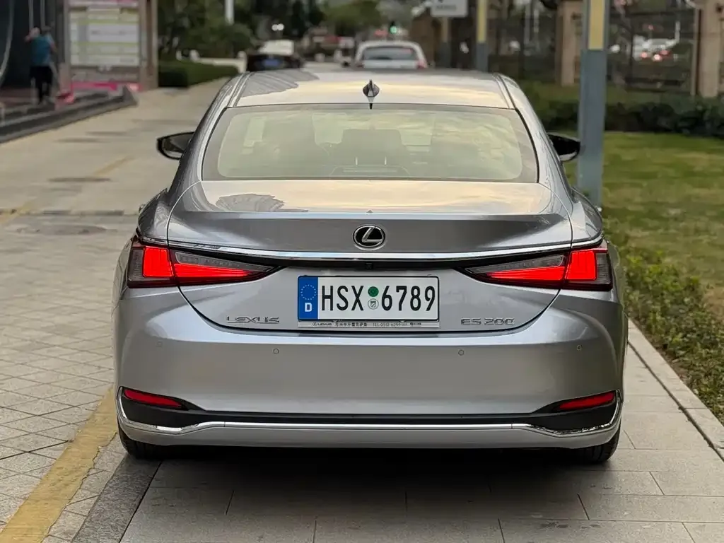 Lexus ES — фото 2