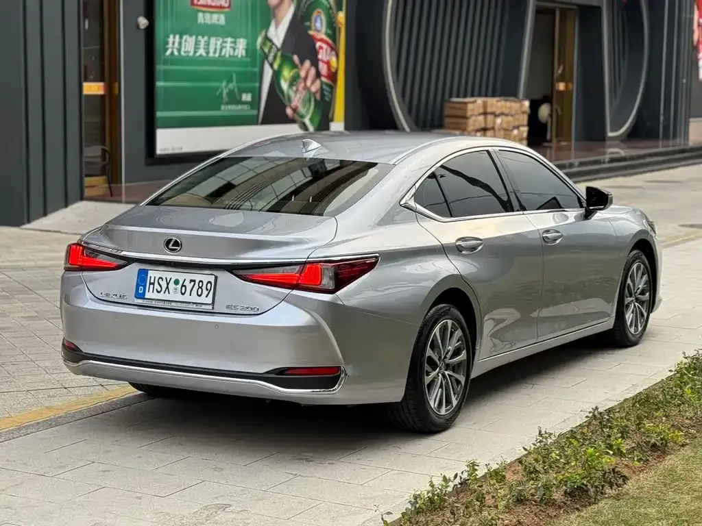 Lexus ES — фото 4