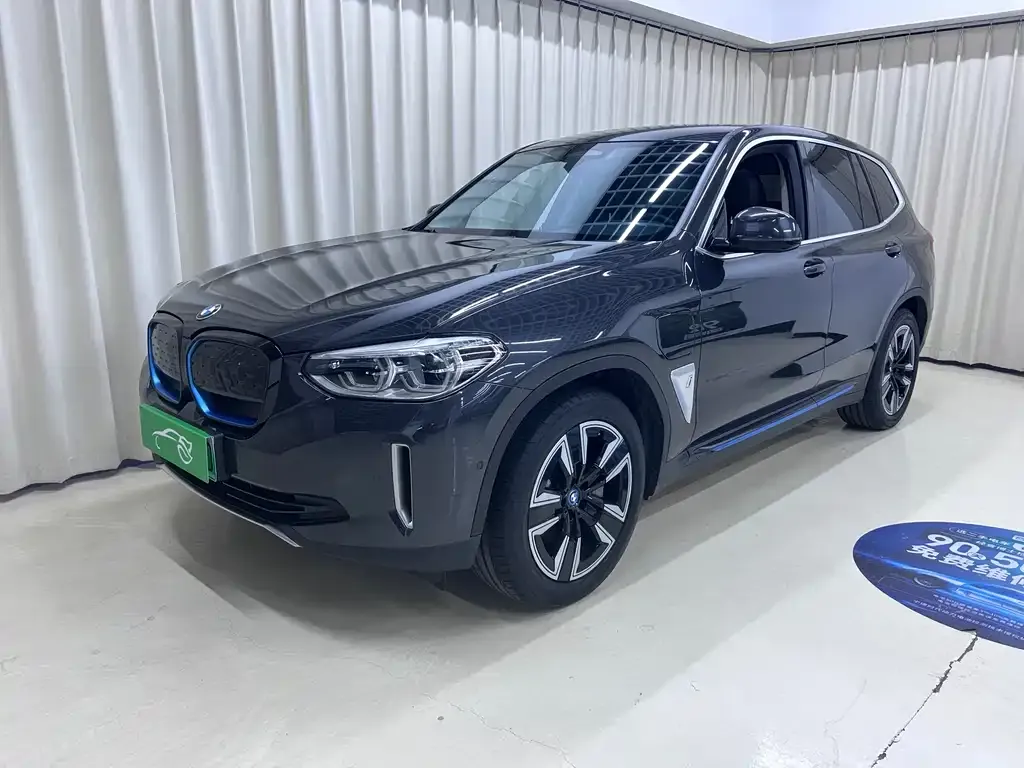 BMW iX3 — фото 1