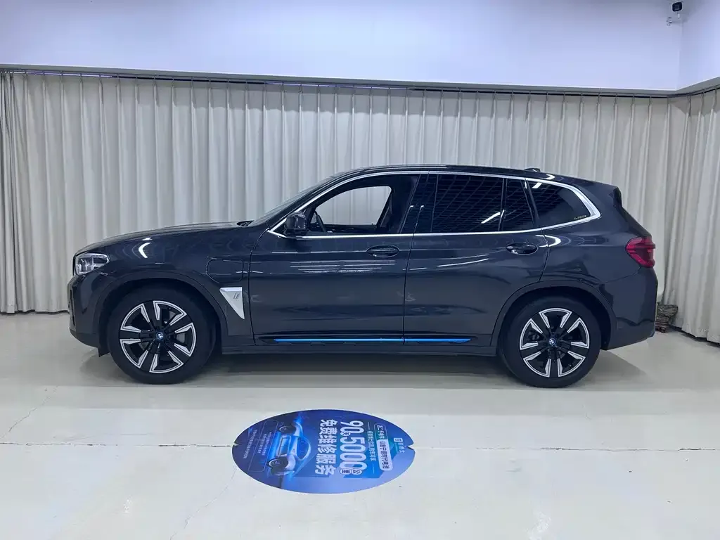 BMW iX3 — фото 3
