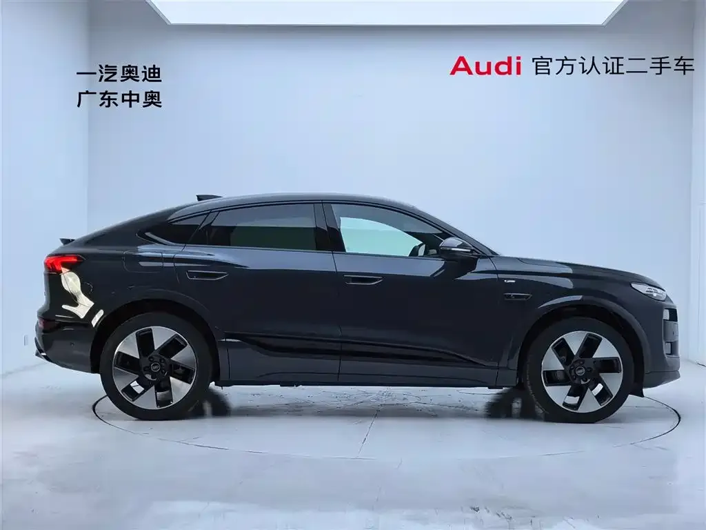 Audi Q6L Sportback e-tron — фото 9