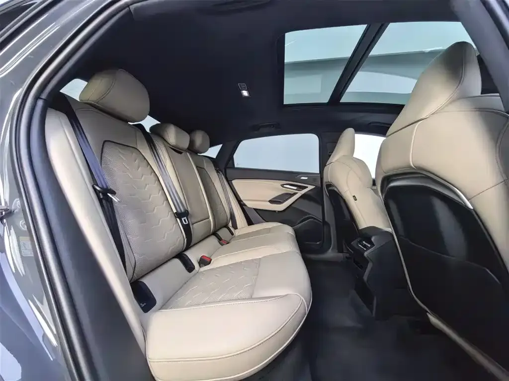 Audi Q6L Sportback e-tron — фото 3