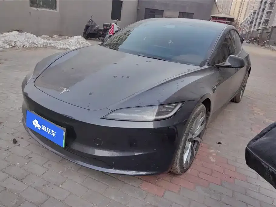 Tesla Model 3 — фото 1