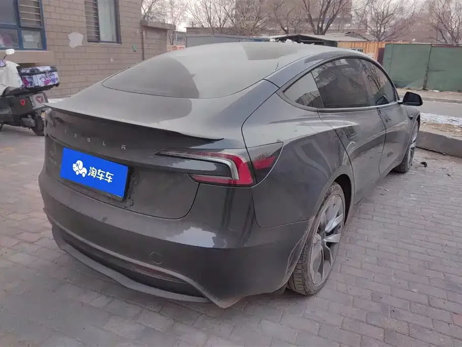Tesla Model 3 — фото 10
