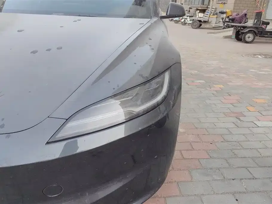 Tesla Model 3 — фото 2