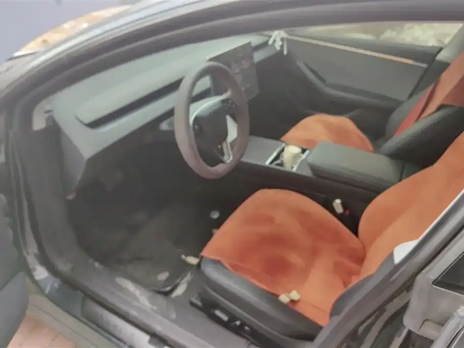 Tesla Model 3 — фото 4