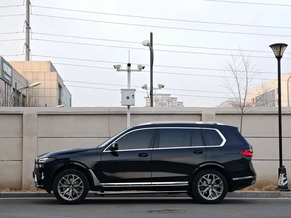 BMW X7 — фото 6
