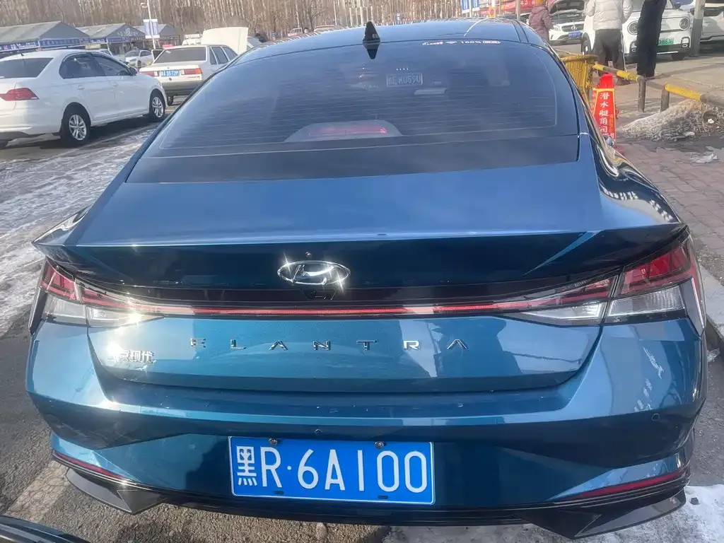 Hyundai Elantra — фото 8