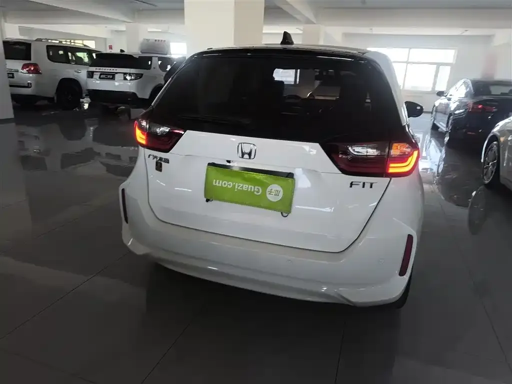 Honda Fit — фото 7