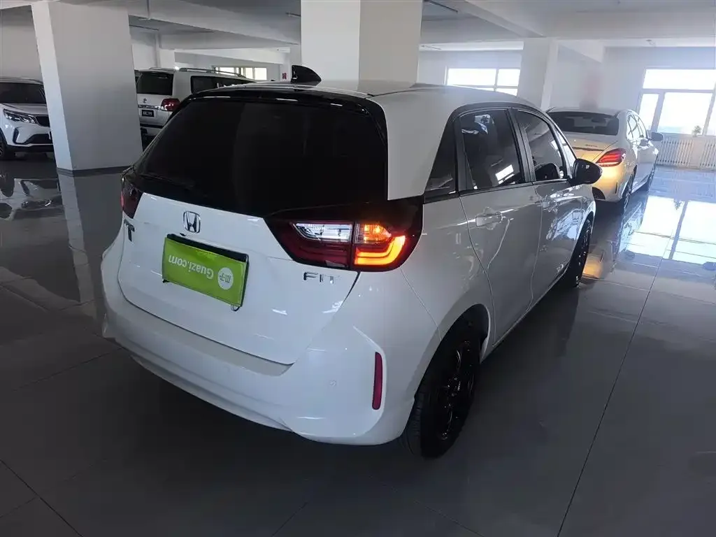 Honda Fit — фото 9