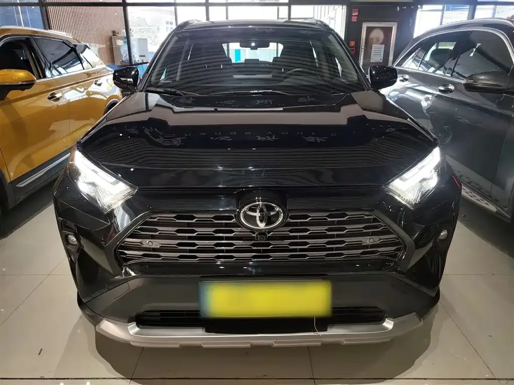 Toyota RAV4 — фото 9