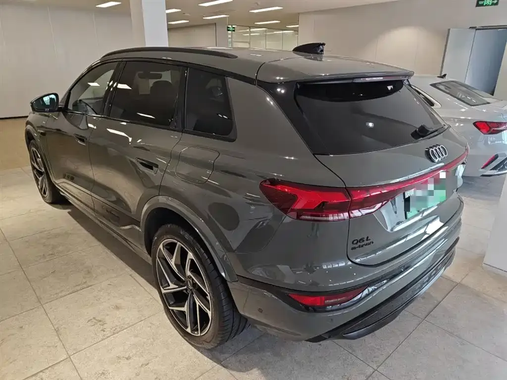 Audi Q6L e-tron — фото 4