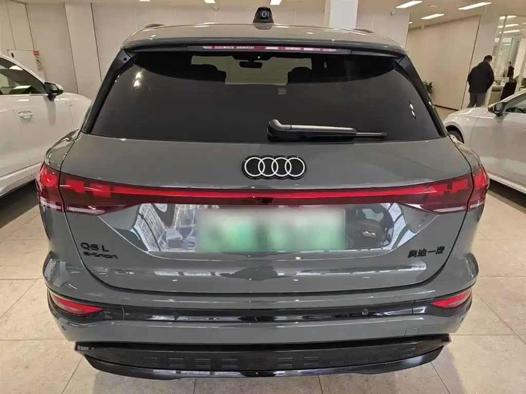 Audi Q6L e-tron — фото 8