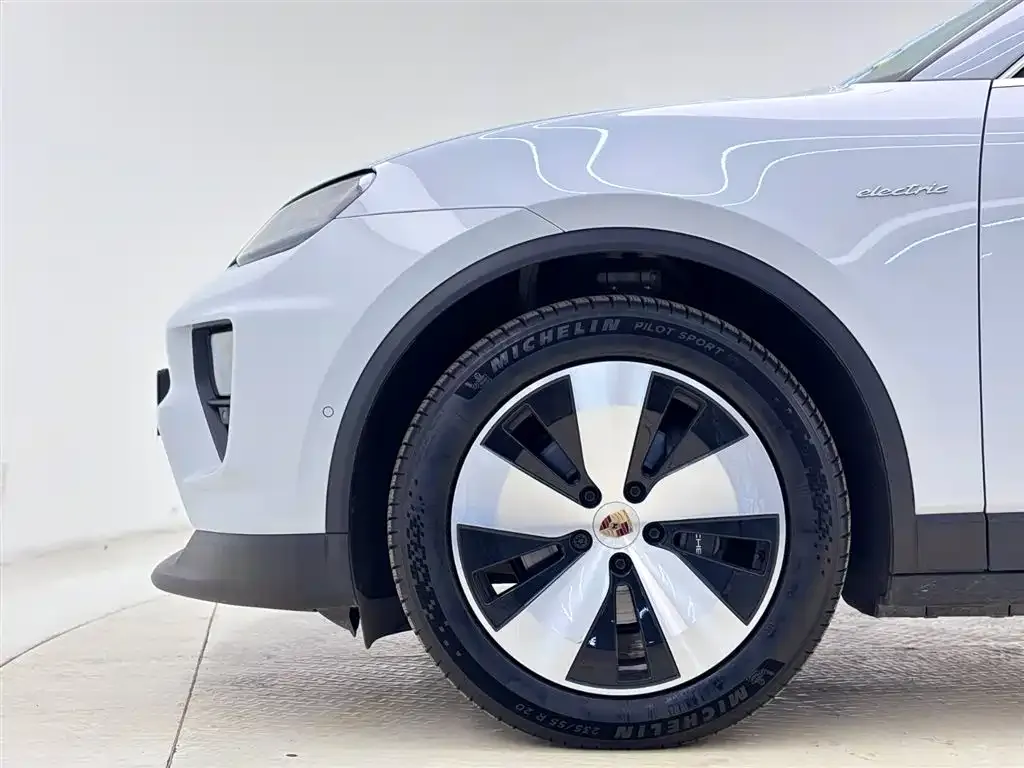 Porsche Macan EV — фото 7