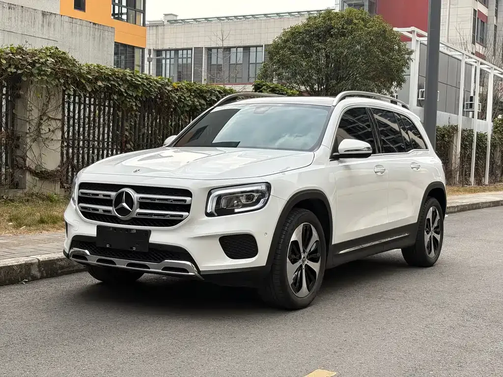 Mercedes-Benz GLB — фото 1