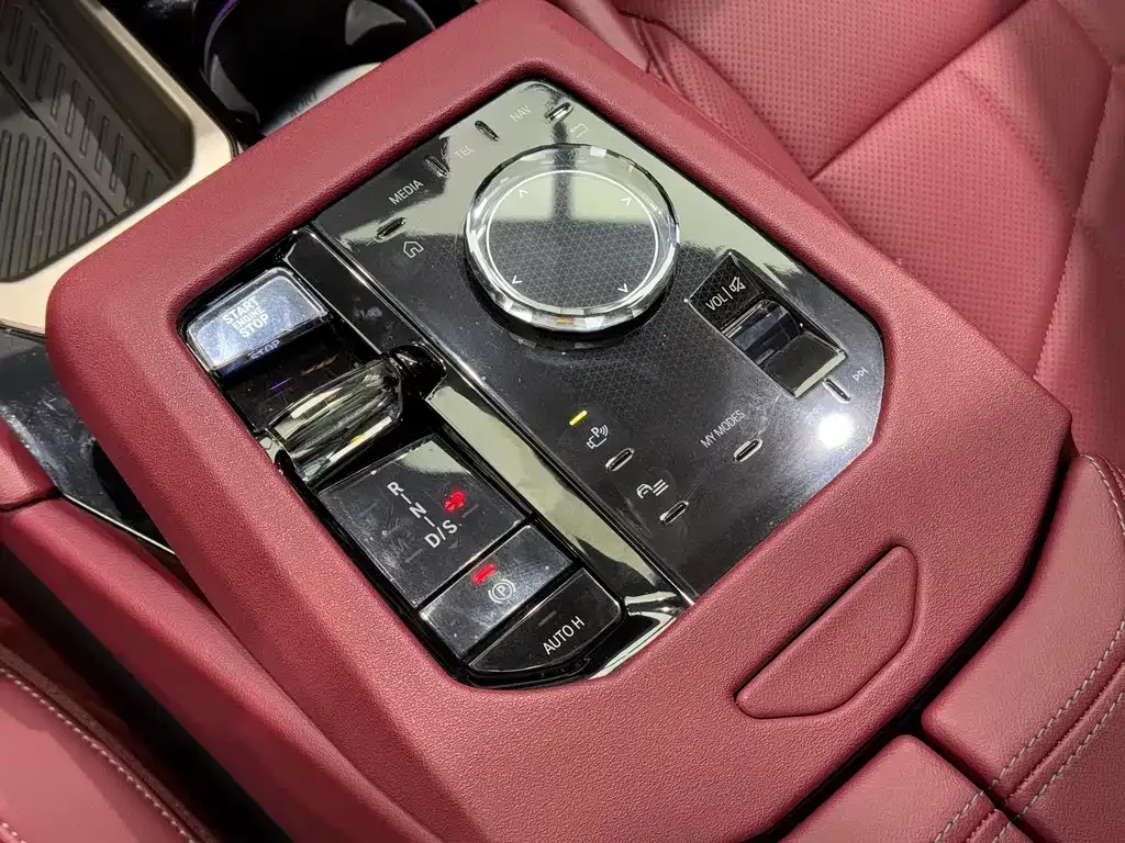 BMW 5 Series — фото 10