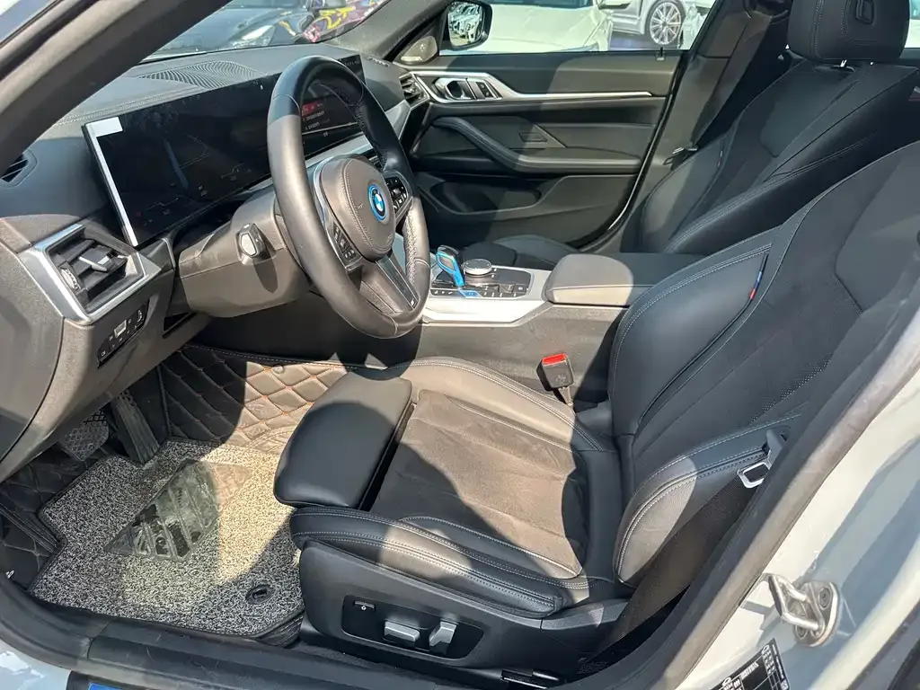 BMW i4 — фото 2