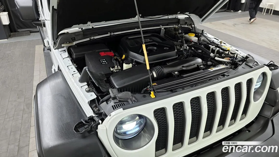Jeep Wrangler — фото 8