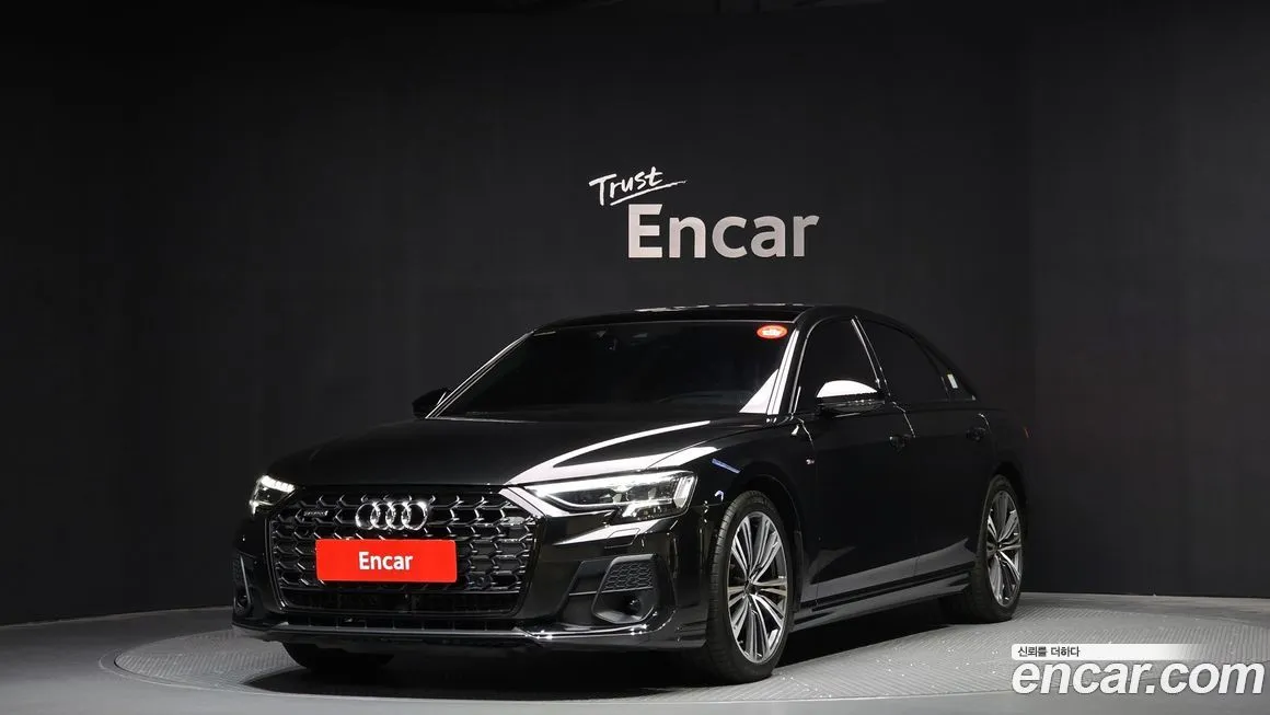 Audi A8 — фото 1