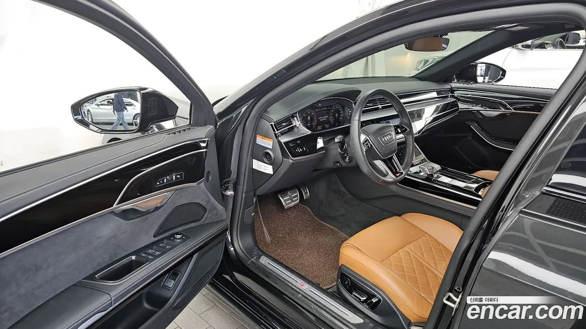 Audi A8 — фото 6