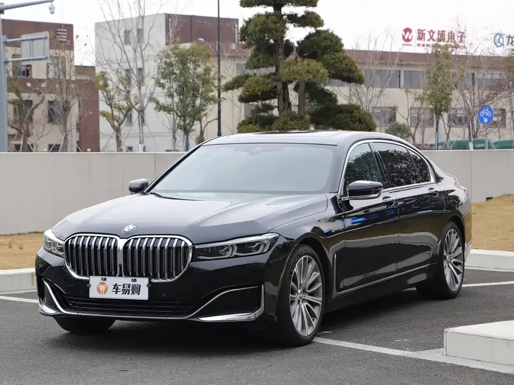 BMW 7 Series — фото 1