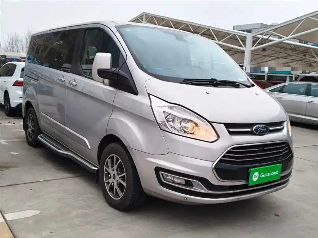 Ford Tourneo — фото 9