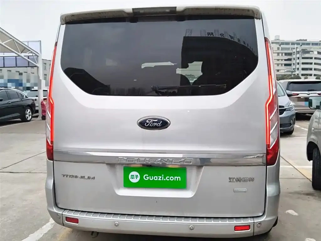 Ford Tourneo — фото 6