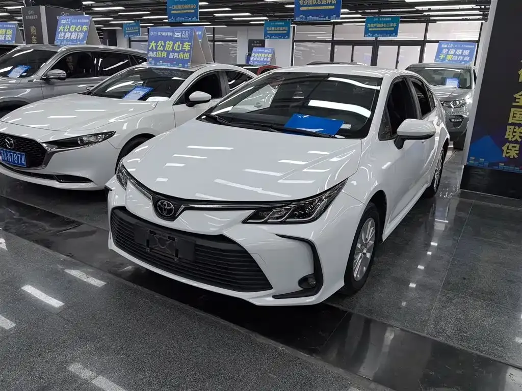 Toyota Corolla — фото 1