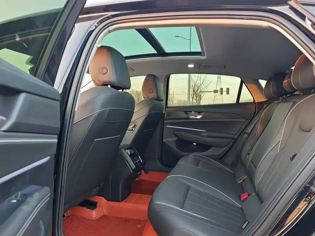 Volkswagen Passat — фото 4