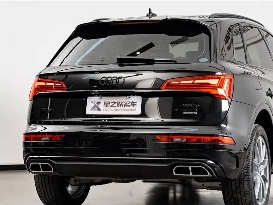 Audi Q5L — фото 10