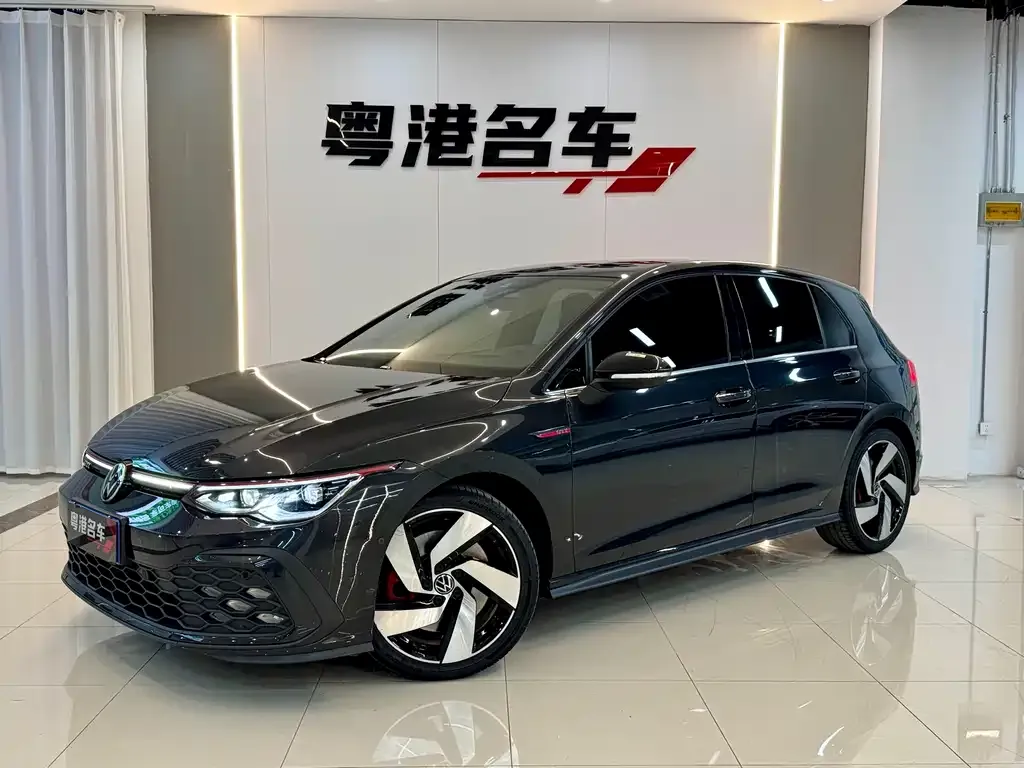 Volkswagen Golf GTI — фото 1
