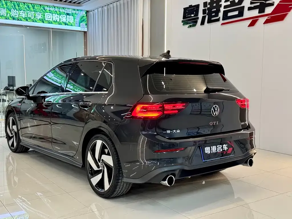 Volkswagen Golf GTI — фото 9