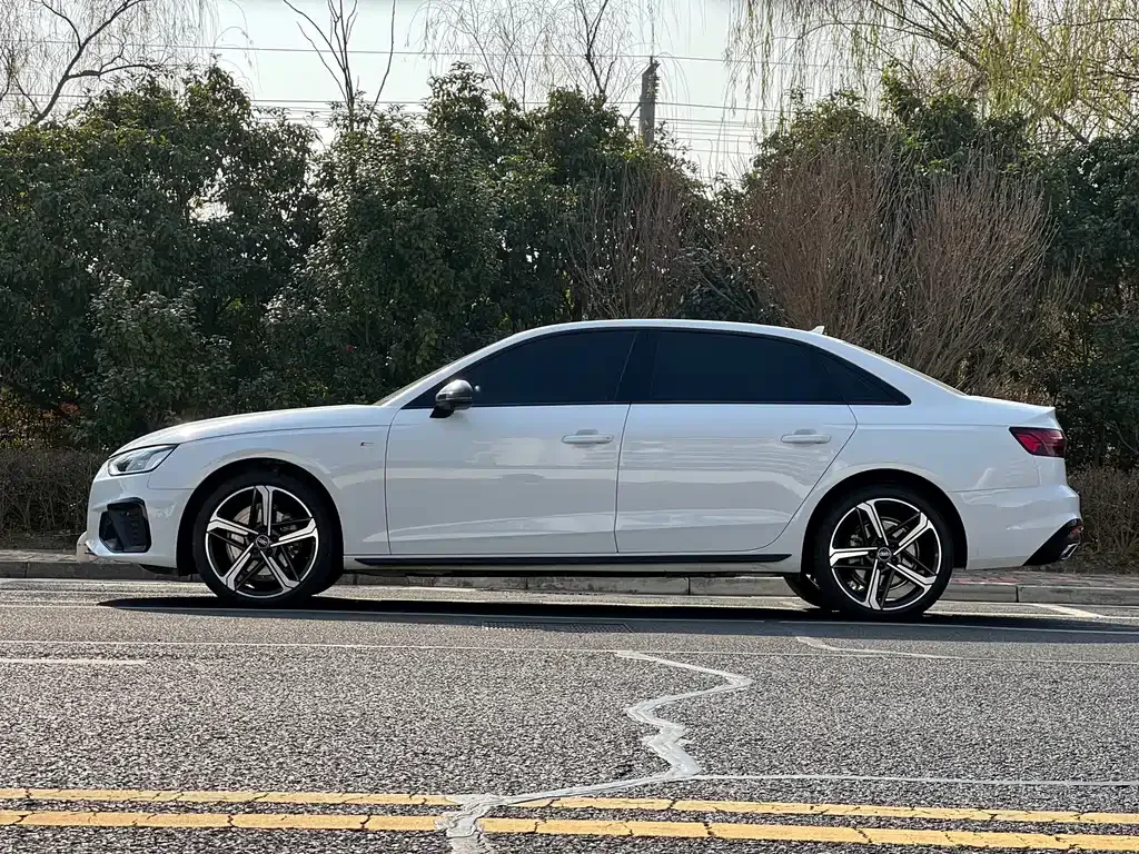 Audi A4L — фото 10